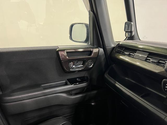 N−BOXカスタムG・Lターボホンダセンシング 走行28321キロ/ナビ1年保証・走行距離無制限 タイヤ4本交換 フルセグナビ Bluetooth バックドア ドラレコ オートライト LEDヘッドライト ベンチシート 両側電動スライドドア(埼玉県)の中古車