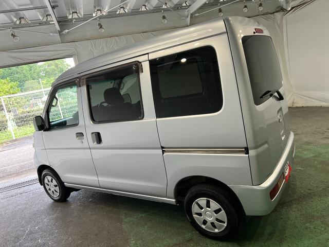 ハイゼットカーゴクルーズ　走行６４８４３キロ／４ＷＤ／ＥＴＣ／キーレス一年保証・走行距離無制限　４ＷＤ　ＣＤチューナー　キーレス　ＥＴＣ　助手席エアバック　純正カーペットマット　オートマ　エアコン（埼玉県）の中古車
