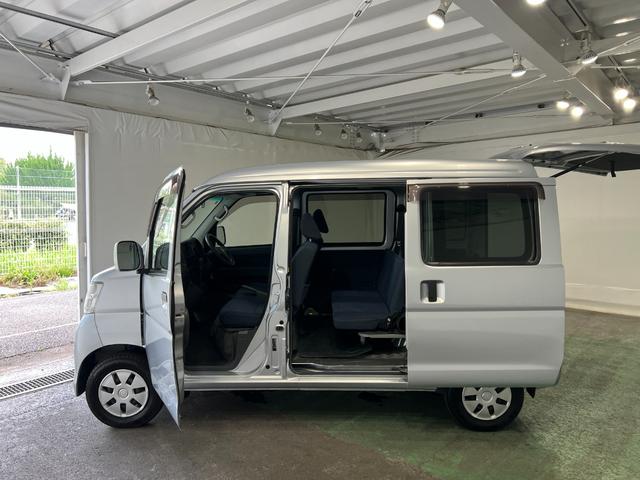 ハイゼットカーゴクルーズ　走行６４８４３キロ／４ＷＤ／ＥＴＣ／キーレス一年保証・走行距離無制限　４ＷＤ　ＣＤチューナー　キーレス　ＥＴＣ　助手席エアバック　純正カーペットマット　オートマ　エアコン（埼玉県）の中古車