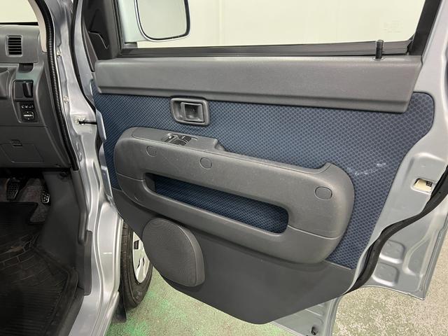 ハイゼットカーゴクルーズ　走行６４８４３キロ／４ＷＤ／ＥＴＣ／キーレス一年保証・走行距離無制限　４ＷＤ　ＣＤチューナー　キーレス　ＥＴＣ　助手席エアバック　純正カーペットマット　オートマ　エアコン（埼玉県）の中古車