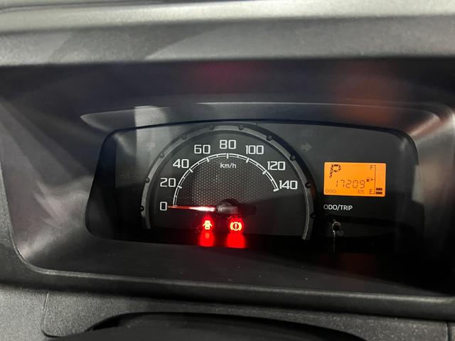 ハイゼットトラックスタンダード　走行１７２０９キロ／４ＷＤ一年保証・走行距離無制限　助手席エアバック　純正マット　ＣＤチューナー　キーレス　４ＷＤ　パワーウィンドウ　エアコン　パワステ　フォグランプ（埼玉県）の中古車