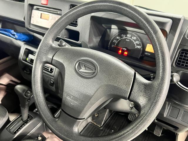 ハイゼットトラックスタンダード　走行１７２０９キロ／４ＷＤ一年保証・走行距離無制限　助手席エアバック　純正マット　ＣＤチューナー　キーレス　４ＷＤ　パワーウィンドウ　エアコン　パワステ　フォグランプ（埼玉県）の中古車