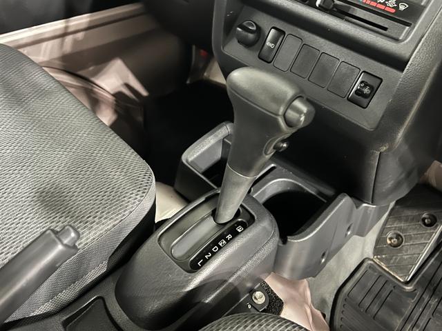 ハイゼットトラックスタンダード　走行１７２０９キロ／４ＷＤ一年保証・走行距離無制限　助手席エアバック　純正マット　ＣＤチューナー　キーレス　４ＷＤ　パワーウィンドウ　エアコン　パワステ　フォグランプ（埼玉県）の中古車