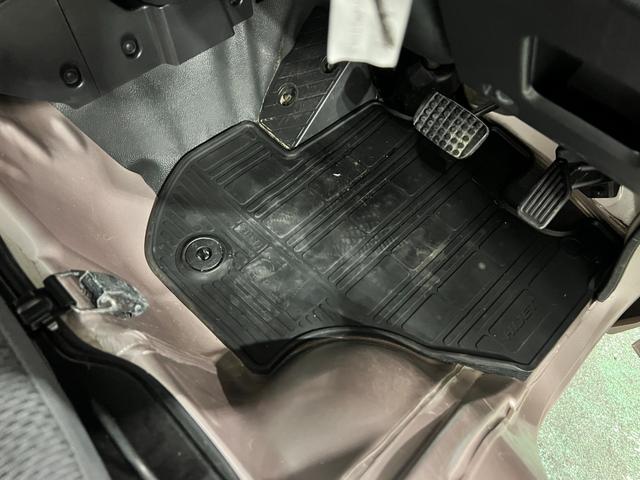 ハイゼットトラックスタンダード　走行１７２０９キロ／４ＷＤ一年保証・走行距離無制限　助手席エアバック　純正マット　ＣＤチューナー　キーレス　４ＷＤ　パワーウィンドウ　エアコン　パワステ　フォグランプ（埼玉県）の中古車