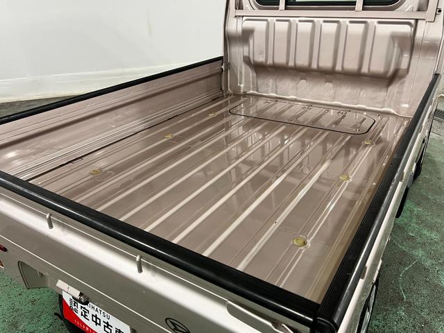 ハイゼットトラックスタンダード　走行１７２０９キロ／４ＷＤ一年保証・走行距離無制限　助手席エアバック　純正マット　ＣＤチューナー　キーレス　４ＷＤ　パワーウィンドウ　エアコン　パワステ　フォグランプ（埼玉県）の中古車