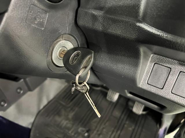 ハイゼットトラックスタンダード　走行９１０５１キロ／ナビ／ＥＴＣ／５速ＭＴ一年保証・走行距離無制限　ワンセグナビ　ＤＶＤ　助手席エアバック　純正カーペットマット　ＥＴＣ　キーレス　パワーウィンドウ（埼玉県）の中古車