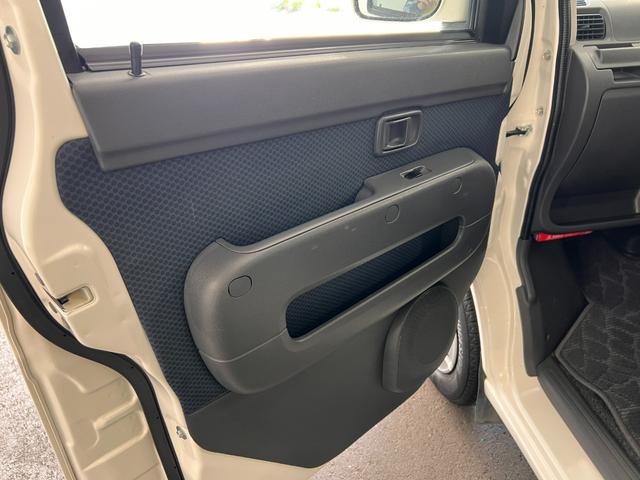 ハイゼットカーゴクルーズ　走行８２５８２キロ／電動格納式ドアミラー１年保証距離無制限　走行距離８２５８２キロ　純正カーペットマット　助手席エアバッグ　電動格納式ドアミラー　キーレスエントリー　両側スライドドア（埼玉県）の中古車