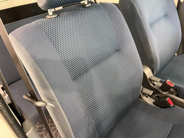 ハイゼットカーゴクルーズ　走行８２５８２キロ／電動格納式ドアミラー１年保証距離無制限　走行距離８２５８２キロ　純正カーペットマット　助手席エアバッグ　電動格納式ドアミラー　キーレスエントリー　両側スライドドア（埼玉県）の中古車