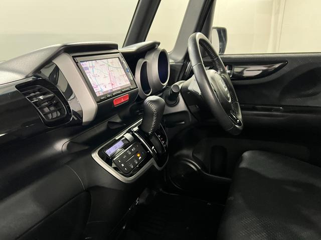 Ｎ−ＢＯＸカスタムＧ　ＳＳパッケージ　走行４３９４５キロ／ナビ／バックカメラ１年保証距離無制限　走行距離４３９４５キロ　ワンセグナビ　バックカメラ　ブルートゥース　純正マット　オートライト　ＨＩＤヘッドランプ　両側電動スライドドア（埼玉県）の中古車