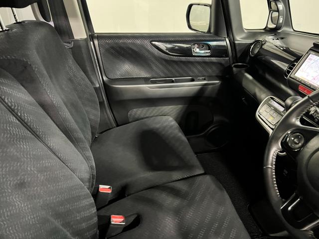 Ｎ−ＢＯＸカスタムＧ　ＳＳパッケージ　走行４３９４５キロ／ナビ／バックカメラ１年保証距離無制限　走行距離４３９４５キロ　ワンセグナビ　バックカメラ　ブルートゥース　純正マット　オートライト　ＨＩＤヘッドランプ　両側電動スライドドア（埼玉県）の中古車