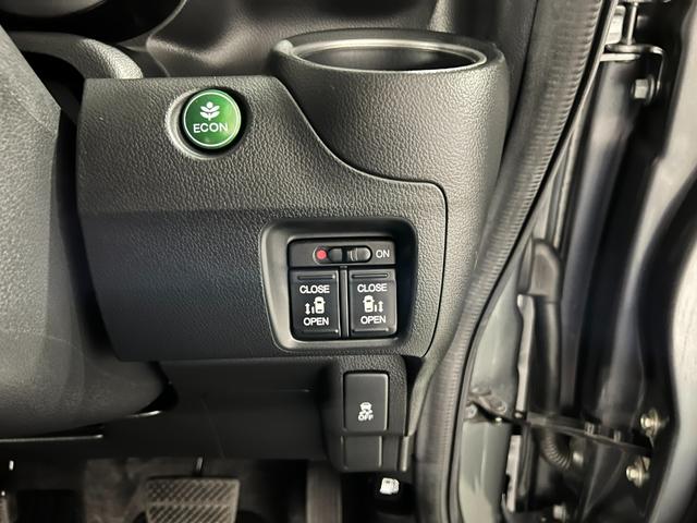 Ｎ−ＢＯＸカスタムＧ　ＳＳパッケージ　走行４３９４５キロ／ナビ／バックカメラ１年保証距離無制限　走行距離４３９４５キロ　ワンセグナビ　バックカメラ　ブルートゥース　純正マット　オートライト　ＨＩＤヘッドランプ　両側電動スライドドア（埼玉県）の中古車