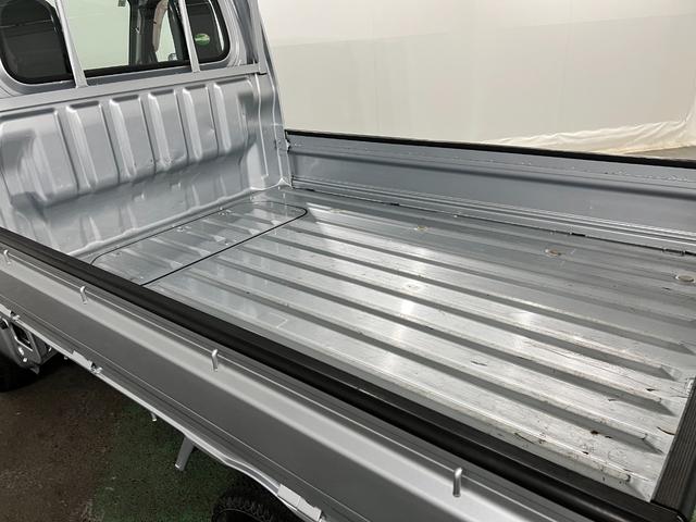 ハイゼットトラックスタンダード 走行7814キロ/車検整備付/タイヤ4本交換一年保証・走行距離無制限 車検整備付 タイヤ4本交換 純正ゴムマット ゲートプロテクター 5速MT 4WD エアコン パワステ(埼玉県)の中古車