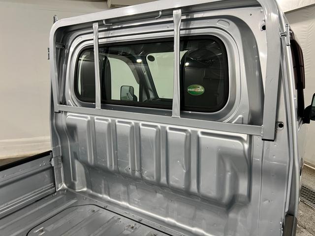 ハイゼットトラックスタンダード 走行7814キロ/車検整備付/タイヤ4本交換一年保証・走行距離無制限 車検整備付 タイヤ4本交換 純正ゴムマット ゲートプロテクター 5速MT 4WD エアコン パワステ(埼玉県)の中古車
