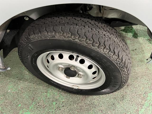 ハイゼットトラックスタンダード 走行7814キロ/車検整備付/タイヤ4本交換一年保証・走行距離無制限 車検整備付 タイヤ4本交換 純正ゴムマット ゲートプロテクター 5速MT 4WD エアコン パワステ(埼玉県)の中古車