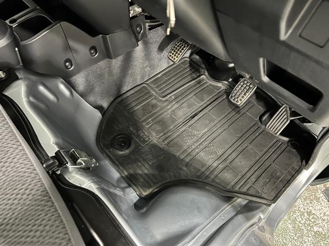 ハイゼットトラックスタンダード 走行7814キロ/車検整備付/タイヤ4本交換一年保証・走行距離無制限 車検整備付 タイヤ4本交換 純正ゴムマット ゲートプロテクター 5速MT 4WD エアコン パワステ(埼玉県)の中古車