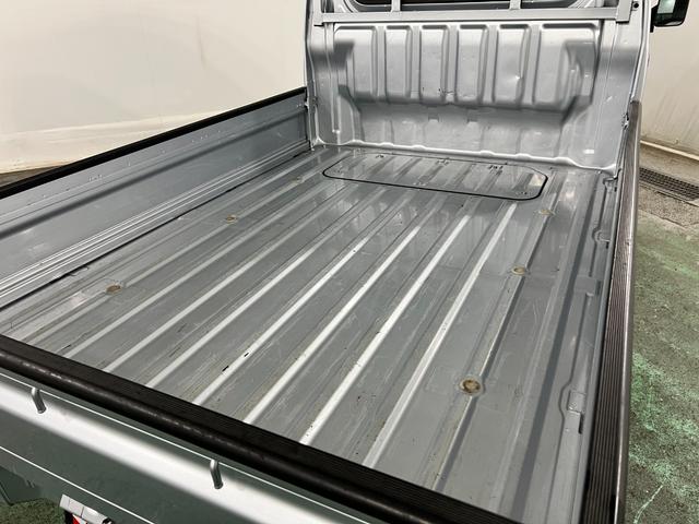 ハイゼットトラックスタンダード 走行7814キロ/車検整備付/タイヤ4本交換一年保証・走行距離無制限 車検整備付 タイヤ4本交換 純正ゴムマット ゲートプロテクター 5速MT 4WD エアコン パワステ(埼玉県)の中古車