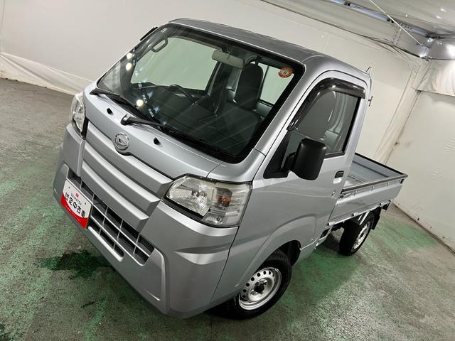 ハイゼットトラックスタンダード 走行7814キロ/車検整備付/タイヤ4本交換一年保証・走行距離無制限 車検整備付 タイヤ4本交換 純正ゴムマット ゲートプロテクター 5速MT 4WD エアコン パワステ(埼玉県)の中古車