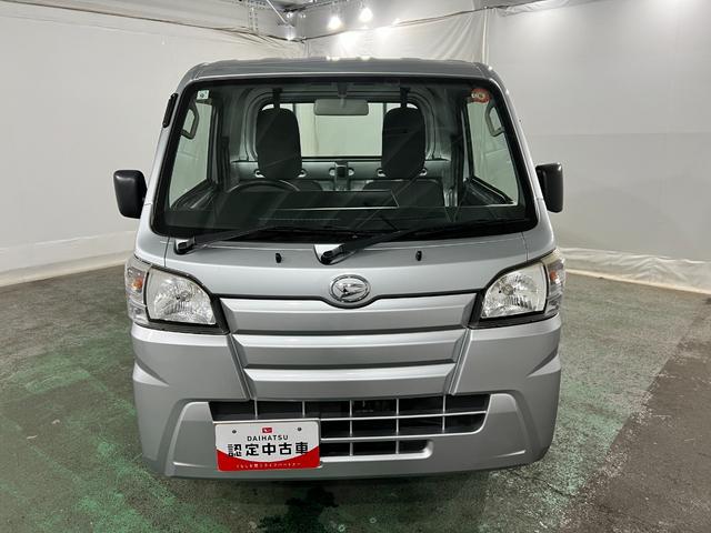ハイゼットトラックスタンダード 走行7814キロ/車検整備付/タイヤ4本交換一年保証・走行距離無制限 車検整備付 タイヤ4本交換 純正ゴムマット ゲートプロテクター 5速MT 4WD エアコン パワステ(埼玉県)の中古車