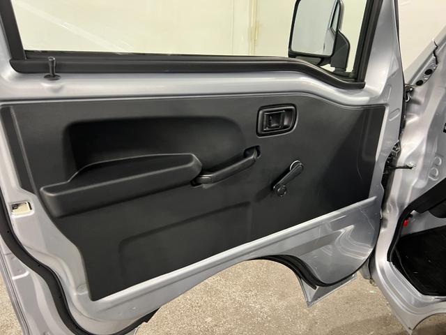 ハイゼットトラックスタンダード 走行7814キロ/車検整備付/タイヤ4本交換一年保証・走行距離無制限 車検整備付 タイヤ4本交換 純正ゴムマット ゲートプロテクター 5速MT 4WD エアコン パワステ(埼玉県)の中古車