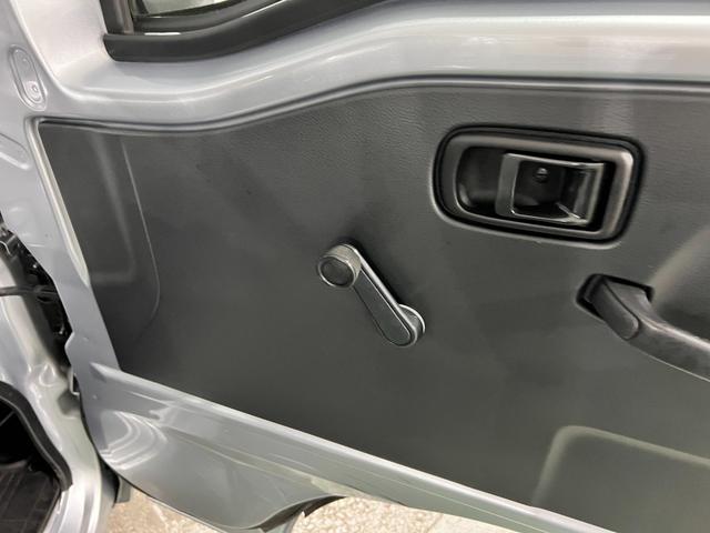 ハイゼットトラックスタンダード 走行7814キロ/車検整備付/タイヤ4本交換一年保証・走行距離無制限 車検整備付 タイヤ4本交換 純正ゴムマット ゲートプロテクター 5速MT 4WD エアコン パワステ(埼玉県)の中古車