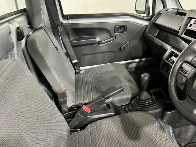 ハイゼットトラックスタンダード 走行7814キロ/車検整備付/タイヤ4本交換一年保証・走行距離無制限 車検整備付 タイヤ4本交換 純正ゴムマット ゲートプロテクター 5速MT 4WD エアコン パワステ(埼玉県)の中古車