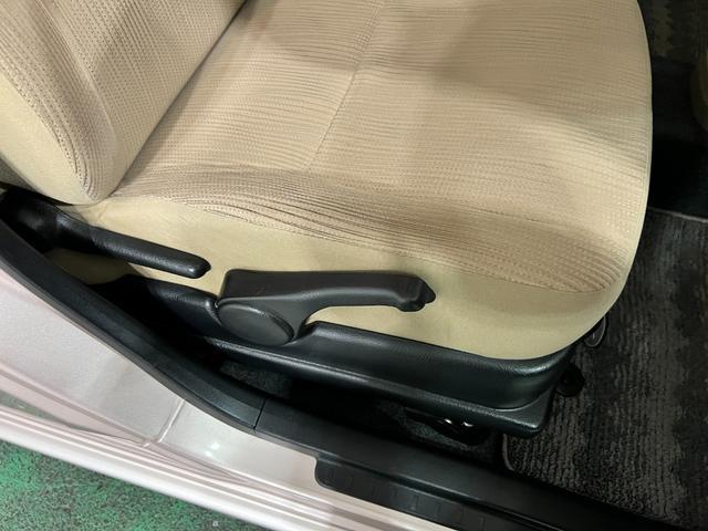 ミラXリミテッド 走行16004キロ/ナビ/スマートキー禁煙車 点検記録簿あり 一年保証・走行距離無制限 フルセグナビ Bluetooth DVD スマートキー オートエアコン 運転席助手席エアバック 純正カーペットマット(埼玉県)の中古車