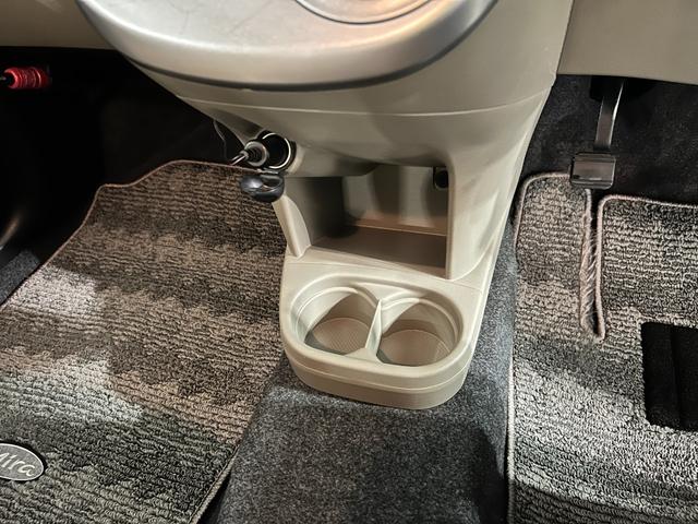 ミラXリミテッド 走行16004キロ/ナビ/スマートキー禁煙車 点検記録簿あり 一年保証・走行距離無制限 フルセグナビ Bluetooth DVD スマートキー オートエアコン 運転席助手席エアバック 純正カーペットマット(埼玉県)の中古車