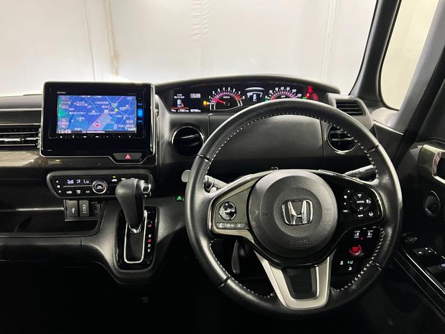 N−BOXカスタムG・Lターボホンダセンシング 雹害/走行27988キロ/ナビ1年保証距離無制限 走行距離27988キロ フルセグナビ バックカメラ ブルートゥース 純正マット サイドエアバッグ オートライト 両側電動スライドドア 電動格納式ドアミラー(埼玉県)の中古車