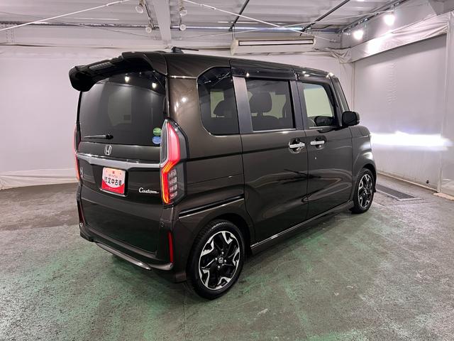 N−BOXカスタムG・Lターボホンダセンシング 雹害/走行27988キロ/ナビ1年保証距離無制限 走行距離27988キロ フルセグナビ バックカメラ ブルートゥース 純正マット サイドエアバッグ オートライト 両側電動スライドドア 電動格納式ドアミラー(埼玉県)の中古車