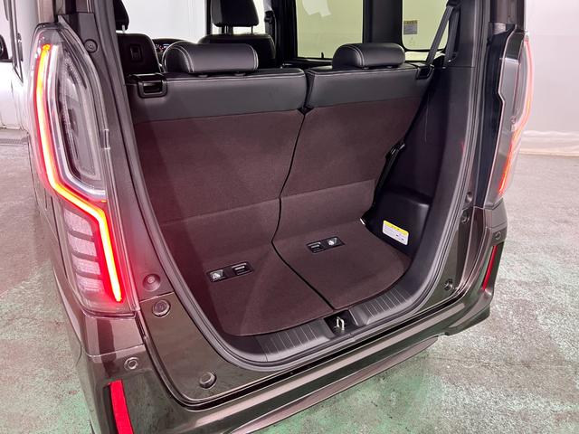 N−BOXカスタムG・Lターボホンダセンシング 雹害/走行27988キロ/ナビ1年保証距離無制限 走行距離27988キロ フルセグナビ バックカメラ ブルートゥース 純正マット サイドエアバッグ オートライト 両側電動スライドドア 電動格納式ドアミラー(埼玉県)の中古車