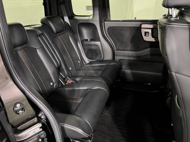 N−BOXカスタムG・Lターボホンダセンシング 雹害/走行27988キロ/ナビ1年保証距離無制限 走行距離27988キロ フルセグナビ バックカメラ ブルートゥース 純正マット サイドエアバッグ オートライト 両側電動スライドドア 電動格納式ドアミラー(埼玉県)の中古車