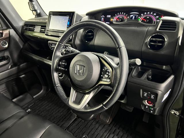N−BOXカスタムG・Lターボホンダセンシング 雹害/走行27988キロ/ナビ1年保証距離無制限 走行距離27988キロ フルセグナビ バックカメラ ブルートゥース 純正マット サイドエアバッグ オートライト 両側電動スライドドア 電動格納式ドアミラー(埼玉県)の中古車