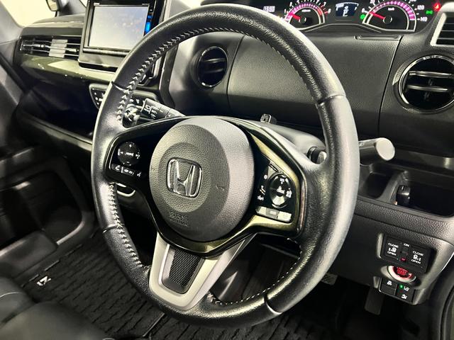 N−BOXカスタムG・Lターボホンダセンシング 雹害/走行27988キロ/ナビ1年保証距離無制限 走行距離27988キロ フルセグナビ バックカメラ ブルートゥース 純正マット サイドエアバッグ オートライト 両側電動スライドドア 電動格納式ドアミラー(埼玉県)の中古車