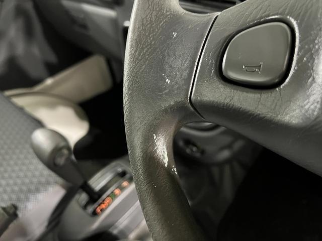 サンバートラックＴＢ　走行１３９３５キロ／オートマ／４ＷＤ禁煙車　点検記録簿あり　ワンオーナー　一年保証・走行距離無制限　走行１３９３５キロ　オートマ　４ＷＤ　ＡＭＦＭラジオ　純正マット　取扱説明書（埼玉県）の中古車