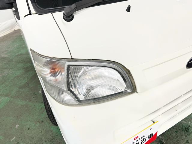 サンバートラックＴＢ　走行１３９３５キロ／オートマ／４ＷＤ禁煙車　点検記録簿あり　ワンオーナー　一年保証・走行距離無制限　走行１３９３５キロ　オートマ　４ＷＤ　ＡＭＦＭラジオ　純正マット　取扱説明書（埼玉県）の中古車