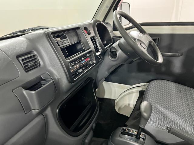 サンバートラックＴＢ　走行１３９３５キロ／オートマ／４ＷＤ禁煙車　点検記録簿あり　ワンオーナー　一年保証・走行距離無制限　走行１３９３５キロ　オートマ　４ＷＤ　ＡＭＦＭラジオ　純正マット　取扱説明書（埼玉県）の中古車