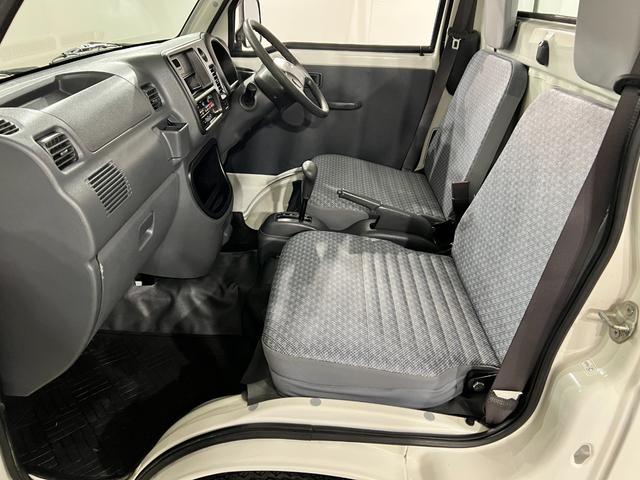 サンバートラックＴＢ　走行１３９３５キロ／オートマ／４ＷＤ禁煙車　点検記録簿あり　ワンオーナー　一年保証・走行距離無制限　走行１３９３５キロ　オートマ　４ＷＤ　ＡＭＦＭラジオ　純正マット　取扱説明書（埼玉県）の中古車