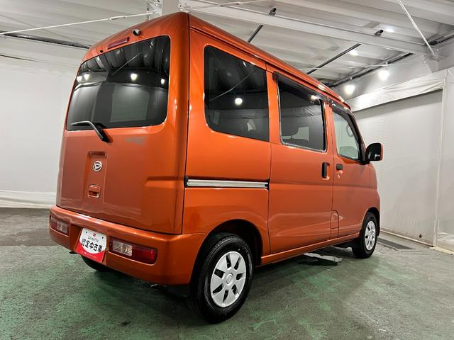 ハイゼットカーゴクルーズターボリミテッド　４ＷＤ／走行６０９２１キロ１年保証距離無制限　走行距離６０９２１キロ　ワンセグナビ　バックカメラ　純正マット　助手席エアバッグ　両側スライドドア　マニュアルエアコン（埼玉県）の中古車