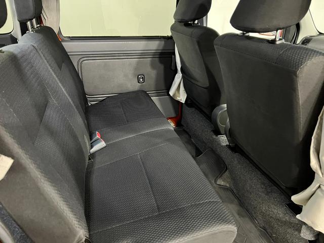 ハイゼットカーゴクルーズターボリミテッド　４ＷＤ／走行６０９２１キロ１年保証距離無制限　走行距離６０９２１キロ　ワンセグナビ　バックカメラ　純正マット　助手席エアバッグ　両側スライドドア　マニュアルエアコン（埼玉県）の中古車