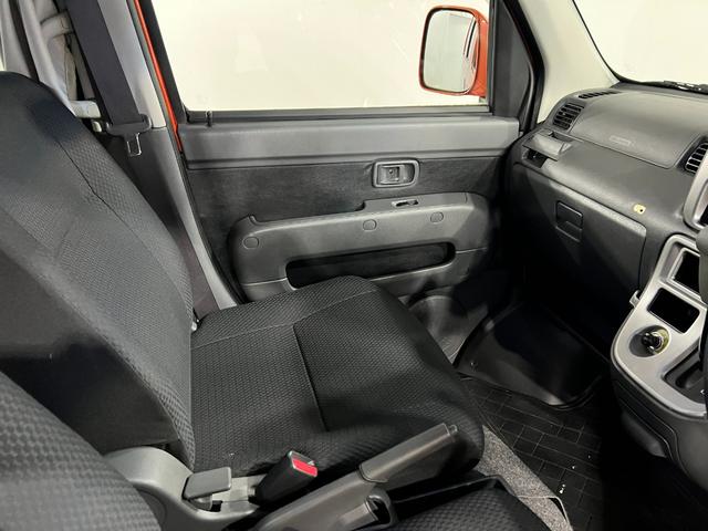ハイゼットカーゴクルーズターボリミテッド　４ＷＤ／走行６０９２１キロ１年保証距離無制限　走行距離６０９２１キロ　ワンセグナビ　バックカメラ　純正マット　助手席エアバッグ　両側スライドドア　マニュアルエアコン（埼玉県）の中古車