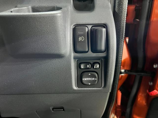 ハイゼットカーゴクルーズターボリミテッド　４ＷＤ／走行６０９２１キロ１年保証距離無制限　走行距離６０９２１キロ　ワンセグナビ　バックカメラ　純正マット　助手席エアバッグ　両側スライドドア　マニュアルエアコン（埼玉県）の中古車