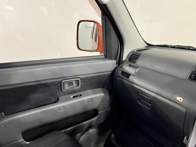 ハイゼットカーゴクルーズターボリミテッド　４ＷＤ／走行６０９２１キロ１年保証距離無制限　走行距離６０９２１キロ　ワンセグナビ　バックカメラ　純正マット　助手席エアバッグ　両側スライドドア　マニュアルエアコン（埼玉県）の中古車