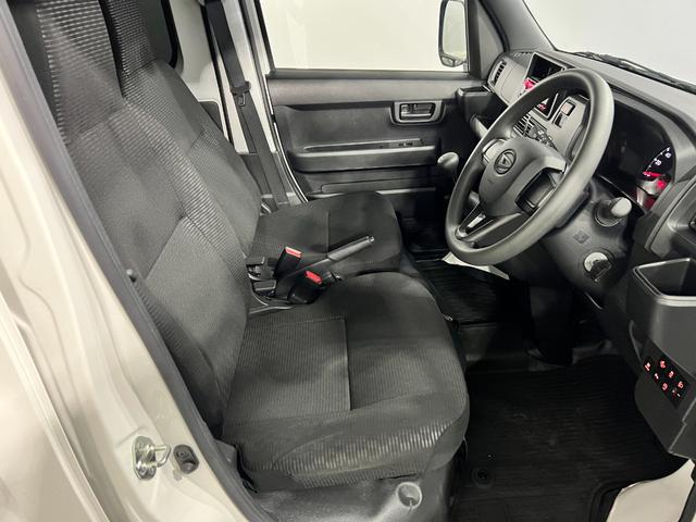 ハイゼットカーゴＤＸ　走行４２０１５キロ／車検整備付／４ＷＤ／５速ＭＴ一年保証・走行距離無制限　　助手席エアバック　オートライト　オートマチックハイビーム　クリアランスソナー　アイドリングストップ（埼玉県）の中古車