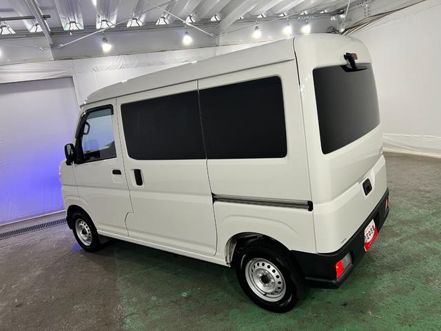 ハイゼットカーゴＤＸ　走行４２０１５キロ／車検整備付／４ＷＤ／５速ＭＴ一年保証・走行距離無制限　　助手席エアバック　オートライト　オートマチックハイビーム　クリアランスソナー　アイドリングストップ（埼玉県）の中古車