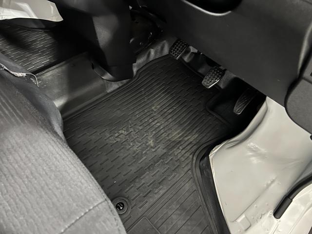 ハイゼットカーゴＤＸ　走行４２０１５キロ／車検整備付／４ＷＤ／５速ＭＴ一年保証・走行距離無制限　　助手席エアバック　オートライト　オートマチックハイビーム　クリアランスソナー　アイドリングストップ（埼玉県）の中古車