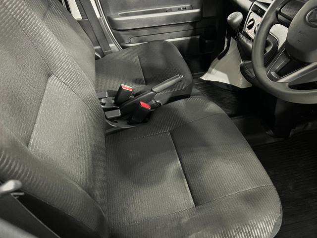 ハイゼットカーゴＤＸ　走行４２０１５キロ／車検整備付／４ＷＤ／５速ＭＴ一年保証・走行距離無制限　　助手席エアバック　オートライト　オートマチックハイビーム　クリアランスソナー　アイドリングストップ（埼玉県）の中古車