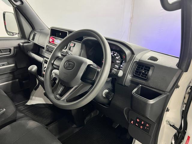 ハイゼットカーゴＤＸ　走行４２０１５キロ／車検整備付／４ＷＤ／５速ＭＴ一年保証・走行距離無制限　　助手席エアバック　オートライト　オートマチックハイビーム　クリアランスソナー　アイドリングストップ（埼玉県）の中古車