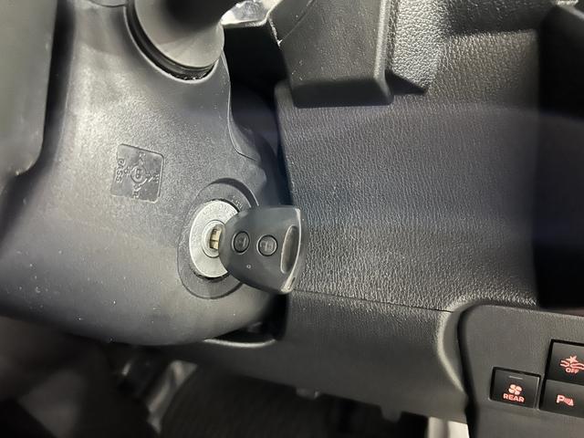 ハイゼットカーゴＤＸ　走行４２０１５キロ／車検整備付／４ＷＤ／５速ＭＴ一年保証・走行距離無制限　　助手席エアバック　オートライト　オートマチックハイビーム　クリアランスソナー　アイドリングストップ（埼玉県）の中古車