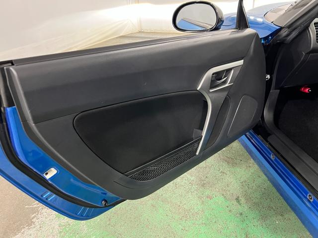 コペンセロ 走行99193キロ/ナビ/LEDヘッドランプ1年保証距離無制限 走行距離99193キロ フルセグナビ ブルートゥース 純正マット 助手席エアバッグ LEDヘッドランプ アイドリングストップ シートヒーター(埼玉県)の中古車