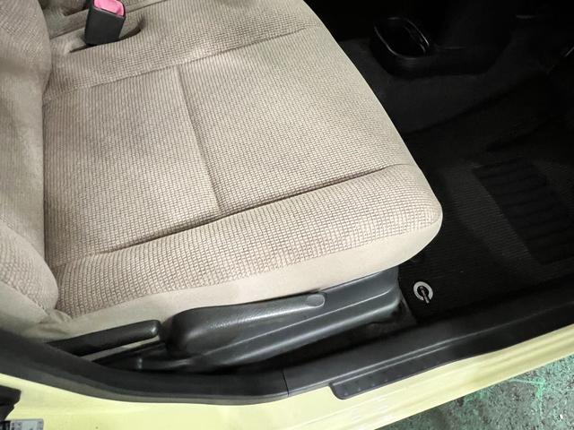ミラココアココアL 走行7619キロ/CDチューナー/純正マット1年保証距離無制限 走行距離7619キロ CDチューナー 純正マット 助手席エアバッグ アイドリングストップ 電動格納式ドアミラー ドリンクホルダー(埼玉県)の中古車